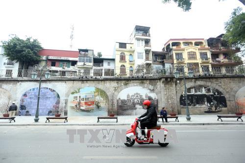 Xây dựng văn hóa ứng xử người Hà Nội - Bài 4: Điều chỉnh hành vi, hình thành chuẩn mực văn hóa 